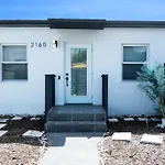 Central Getaway In Little Havana Near Airport, Wynwood, Calle 8 Brickell, Coral Gables And More , Fenced Parking