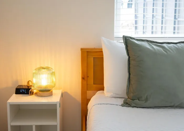 Central Getaway In Little Havana Near Airport, Wynwood, Calle 8 Brickell, Coral Gables And More , Fenced Parking