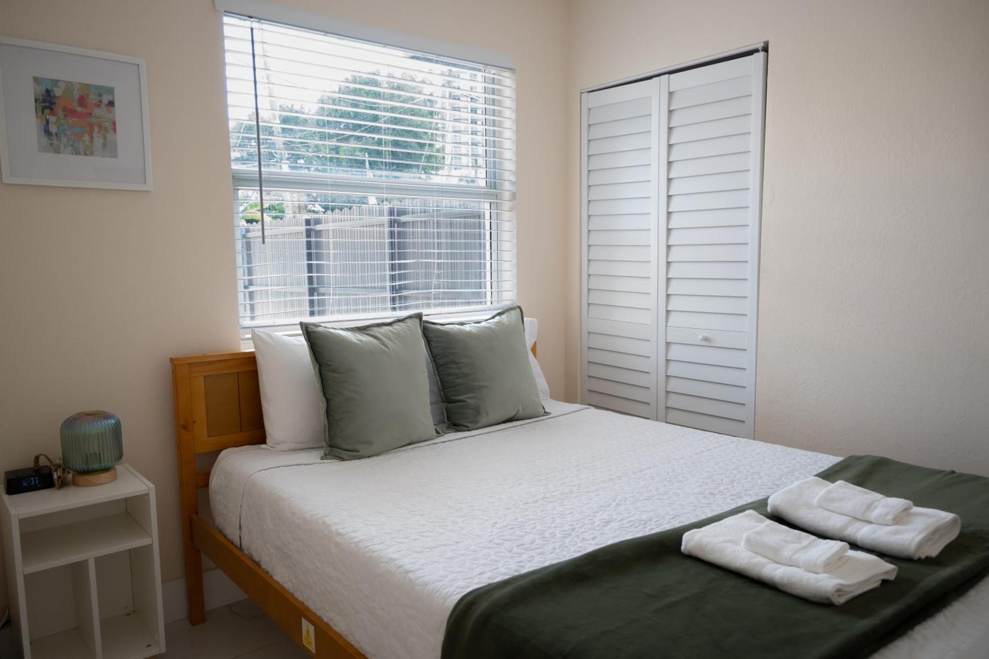 Getaway In Little Havana Near Airport, Wynwood, Calle 8 Brickell, Coral Gables And , Fenced Parking Apartment Miami