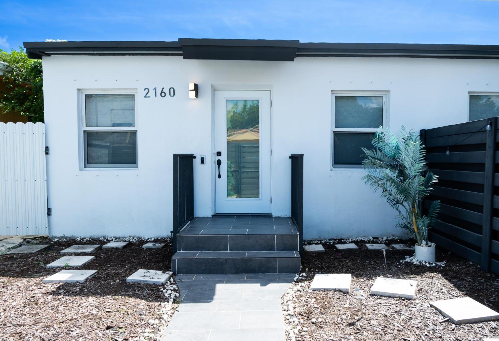 Getaway In Little Havana Near Airport, Wynwood, Calle 8 Brickell, Coral Gables And , Fenced Parking