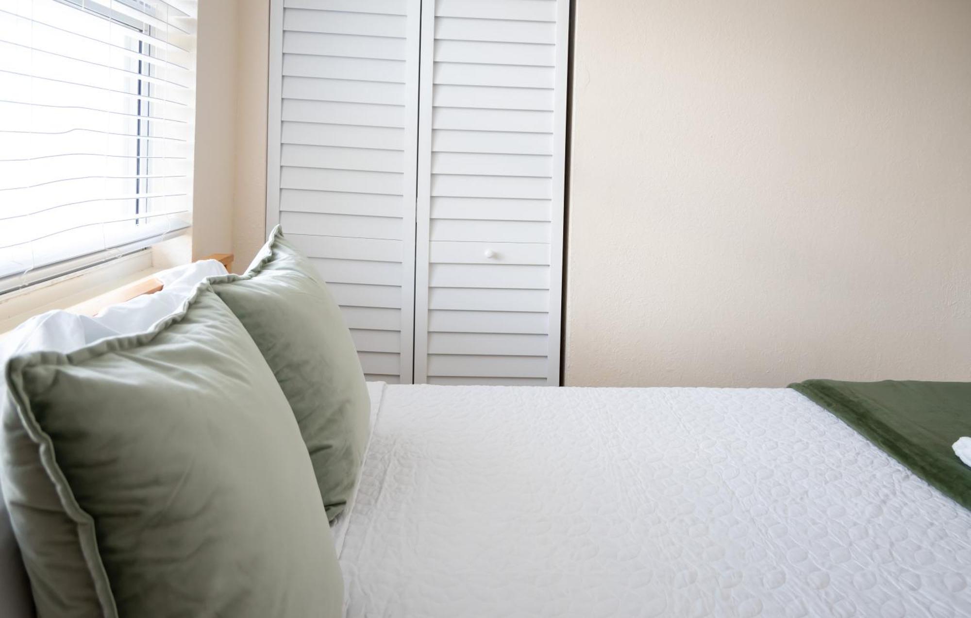 Getaway In Little Havana Near Airport, Wynwood, Calle 8 Brickell, Coral Gables And , Fenced Parking * Miami